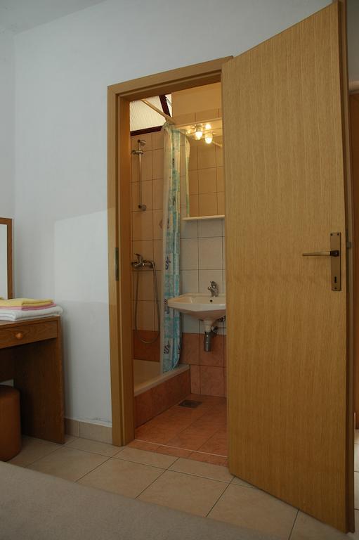 Apartments Jurina 2 Krk Town Δωμάτιο φωτογραφία